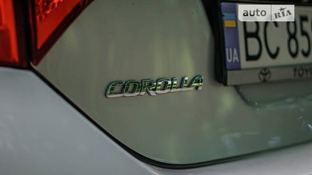 Toyota Corolla 2016  випуску Львів з двигуном 1.8 л бензин седан автомат за 14200 долл. 