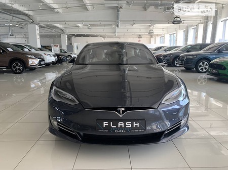 Tesla S 2017  випуску Київ з двигуном 0 л електро седан автомат за 46800 долл. 