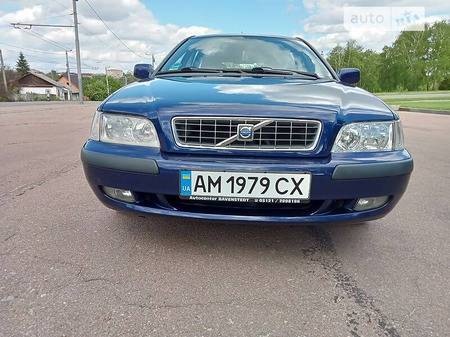 Volvo V40 2003  випуску Житомир з двигуном 1.6 л бензин універсал механіка за 4000 долл. 