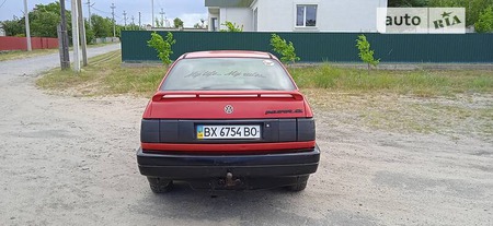 Volkswagen Passat 1991  випуску Хмельницький з двигуном 1.8 л  седан механіка за 1650 долл. 