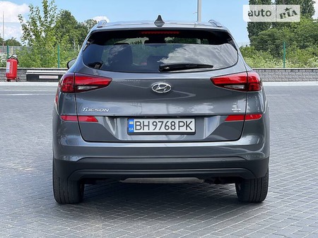 Hyundai Tucson 2019  випуску Одеса з двигуном 2 л бензин позашляховик автомат за 18900 долл. 