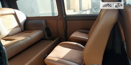 Volkswagen Transporter 2004  випуску Тернопіль з двигуном 2.5 л дизель седан механіка за 8800 долл. 