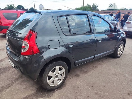 Dacia Sandero 2009  випуску Суми з двигуном 1.2 л бензин хэтчбек механіка за 4950 долл. 