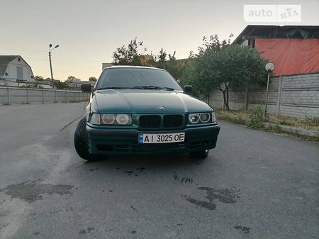 BMW 320 1992  випуску Київ з двигуном 2 л  седан механіка за 3500 долл. 