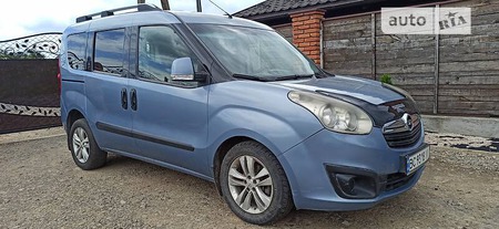 Opel Combo Life 2012  випуску Ужгород з двигуном 1.6 л дизель універсал механіка за 8500 долл. 