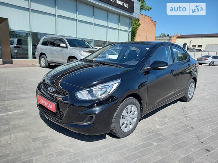 Hyundai Accent 2019  випуску Полтава з двигуном 1.4 л бензин седан автомат за 10800 долл. 