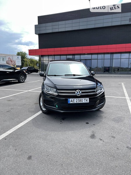 Volkswagen Tiguan 2013  випуску Дніпро з двигуном 2 л бензин позашляховик автомат за 9800 долл. 
