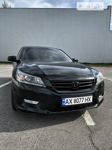 Honda Accord 2013  випуску Полтава з двигуном 2.4 л бензин седан автомат за 12500 долл. 