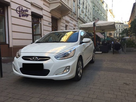Hyundai Accent 2013  випуску Львів з двигуном 1.4 л бензин седан механіка за 8200 долл. 