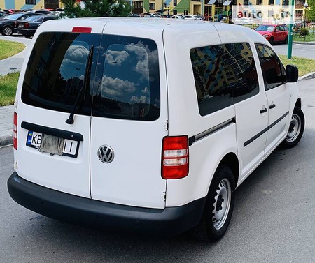 Volkswagen Caddy 2015  випуску Вінниця з двигуном 1.6 л дизель мінівен механіка за 8900 долл. 