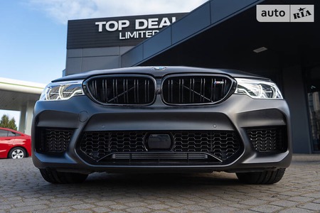 BMW M5 2018  випуску Львів з двигуном 4.4 л бензин седан автомат за 102999 долл. 