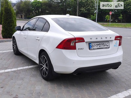 Volvo S60 2011  випуску Житомир з двигуном 2 л бензин седан автомат за 8499 долл. 