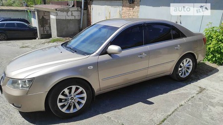 Hyundai Sonata 2007  випуску Київ з двигуном 2 л  седан автомат за 7600 долл. 