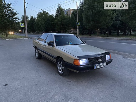 Audi 100 1989  випуску Хмельницький з двигуном 2.3 л бензин седан механіка за 1850 долл. 