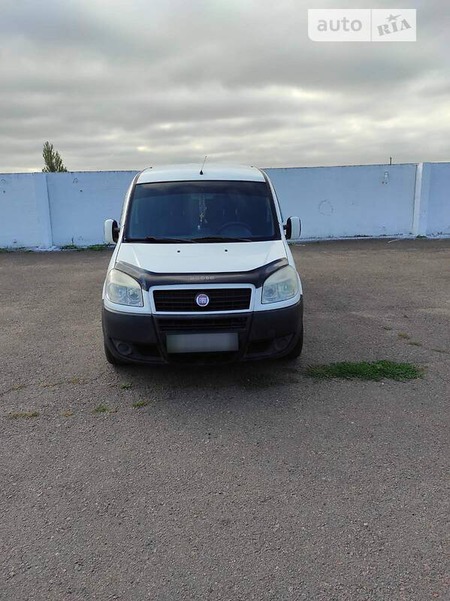 Fiat Doblo 2009  випуску Миколаїв з двигуном 1.9 л дизель універсал механіка за 7500 долл. 