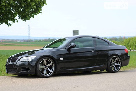 BMW 335 2010  випуску Харків з двигуном 3 л бензин купе автомат за 26900 долл. 