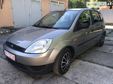 Ford Fiesta 2004  випуску Кропивницький з двигуном 1.4 л бензин хэтчбек механіка за 4200 долл. 