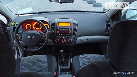 KIA Ceed 2007  випуску Київ з двигуном 1.6 л  хэтчбек механіка за 5200 долл. 