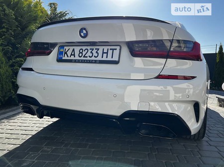 BMW 330 2019  випуску Київ з двигуном 2 л бензин седан автомат за 37000 долл. 