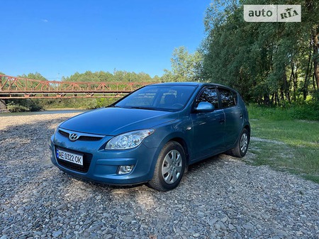 Hyundai i30 2008  випуску Ужгород з двигуном 1.4 л бензин хэтчбек механіка за 8200 долл. 