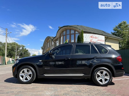 BMW X5 2010  випуску Чернівці з двигуном 3 л дизель позашляховик автомат за 18000 долл. 