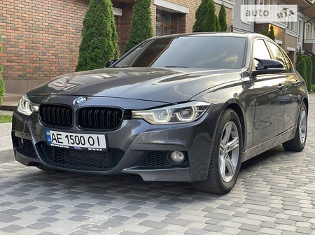 BMW 328 2013  випуску Дніпро з двигуном 2 л бензин седан автомат за 17500 долл. 