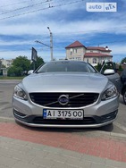Volvo S60 2015 Київ 2 л  седан 