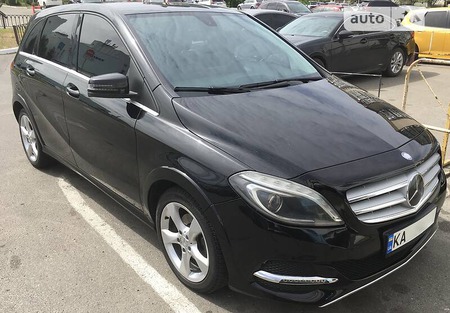 Mercedes-Benz B 200 2014  випуску Київ з двигуном 2 л  мінівен автомат за 13000 долл. 