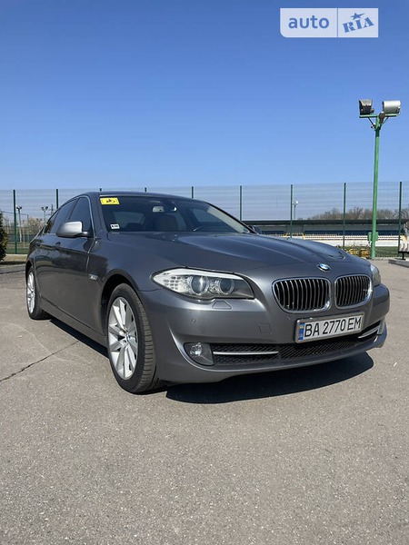 BMW 528 2010  випуску Кропивницький з двигуном 3 л бензин седан автомат за 17771 долл. 