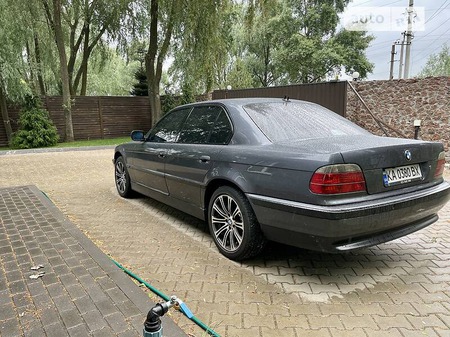 BMW 740 2001  випуску Київ з двигуном 4.4 л  седан автомат за 14000 долл. 