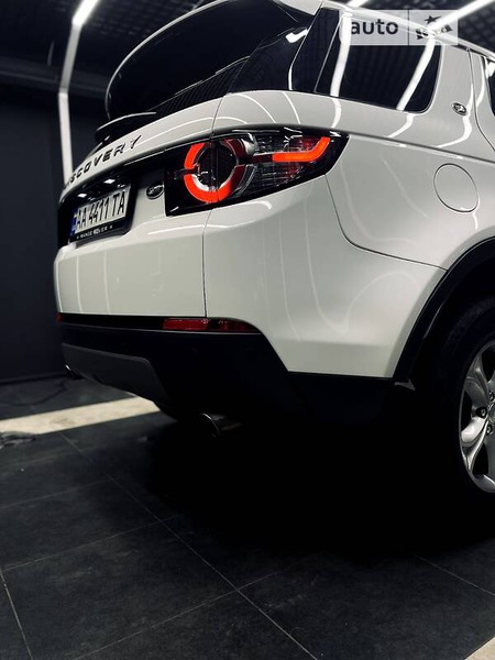 Land Rover Discovery Sport 2017  випуску Київ з двигуном 2 л дизель позашляховик автомат за 28500 долл. 