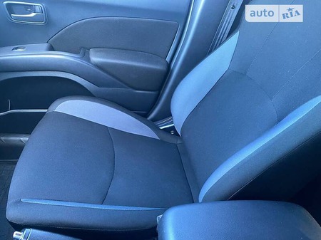 Mitsubishi Outlander XL 2012  випуску Дніпро з двигуном 2 л  позашляховик механіка за 10000 долл. 