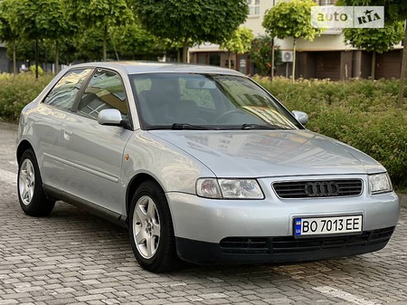 Audi A3 Limousine 1997  випуску Івано-Франківськ з двигуном 1.8 л бензин хэтчбек автомат за 3750 долл. 