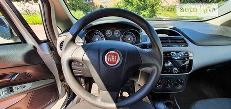 Fiat Linea 2013  випуску Чернігів з двигуном 1.4 л бензин седан механіка за 5000 долл. 