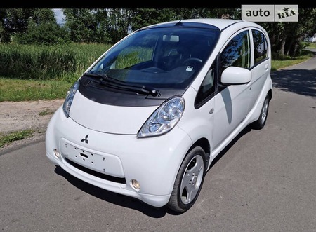 Mitsubishi i-MiEV 2015  випуску Тернопіль з двигуном 0 л електро хэтчбек автомат за 10300 долл. 