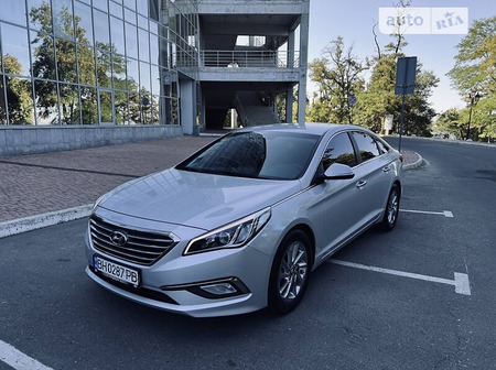 Hyundai Sonata 2014  випуску Одеса з двигуном 2 л бензин седан автомат за 13700 долл. 