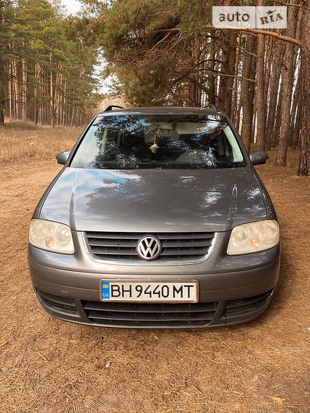 Volkswagen Touran 2006  випуску Одеса з двигуном 1.9 л дизель мінівен автомат за 6900 долл. 