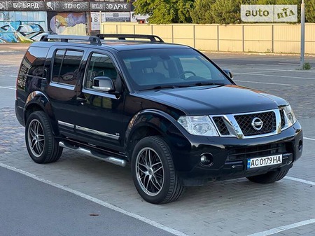 Nissan Pathfinder 2011  випуску Луцьк з двигуном 3 л дизель позашляховик автомат за 18300 долл. 