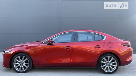 Mazda 3 2018  випуску Київ з двигуном 2.5 л бензин седан автомат за 17600 долл. 