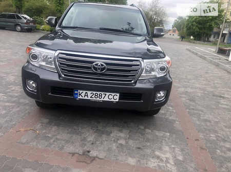 Toyota Land Cruiser 2012  випуску Полтава з двигуном 4.5 л дизель позашляховик автомат за 35500 долл. 