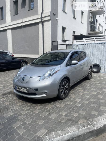 Nissan Leaf 2017  випуску Одеса з двигуном 0 л електро хэтчбек автомат за 12300 долл. 