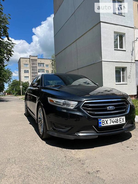 Ford Taurus 2014  випуску Житомир з двигуном 2 л бензин седан автомат за 12500 долл. 