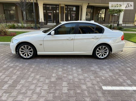BMW 328 2011  випуску Хмельницький з двигуном 3 л бензин седан автомат за 11200 долл. 