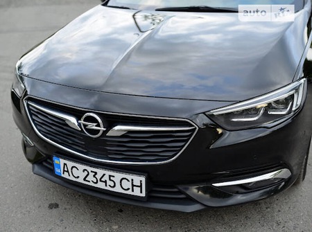 Opel Insignia 2018  випуску Луцьк з двигуном 2 л дизель універсал автомат за 18999 долл. 