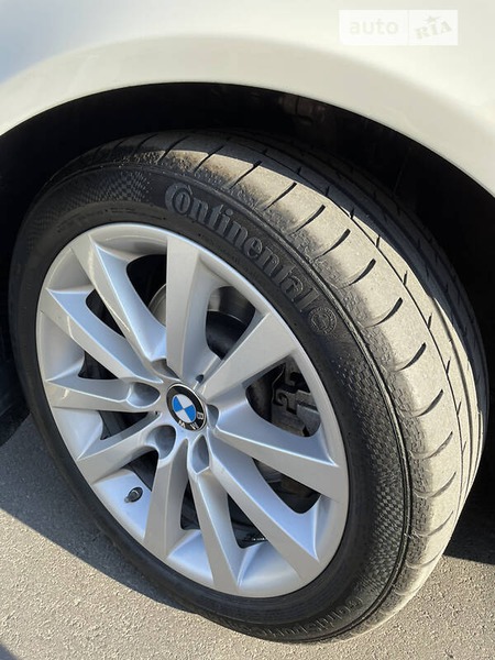 BMW 528 2014  випуску Київ з двигуном 0 л бензин седан автомат за 22500 долл. 