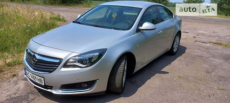 Opel Insignia 2015  випуску Луцьк з двигуном 2 л дизель седан автомат за 9800 долл. 