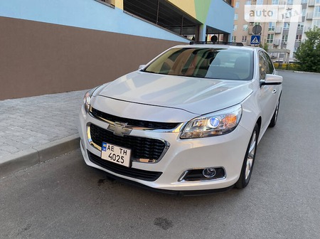 Chevrolet Malibu 2014  випуску Дніпро з двигуном 2.5 л бензин седан автомат за 11000 долл. 