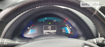 Nissan Leaf 2014  випуску Луцьк з двигуном 0 л електро хэтчбек автомат за 13900 долл. 