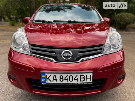 Nissan Note 2012  випуску Київ з двигуном 1.6 л  хэтчбек автомат за 9477 долл. 