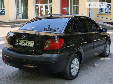 KIA Rio 2008  випуску Запоріжжя з двигуном 1.5 л  седан механіка за 5200 долл. 